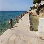 Logorun Stone House 10 M From The Sea Διαμέρισμα Tribalj