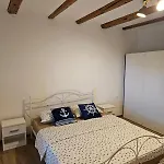 Logorun Stone House 10 M From The Sea Διαμέρισμα *