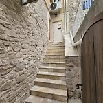 Lejlighed Logorun Stone House 10 M From The Sea Tribalj