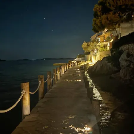 Logorun Stone House 10 M From The Sea Διαμέρισμα