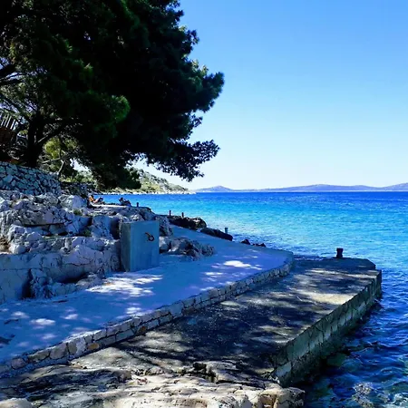 Διαμέρισμα Logorun Stone House 10 M From The Sea