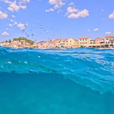 Logorun Stone House 10 M From The Sea Apartament