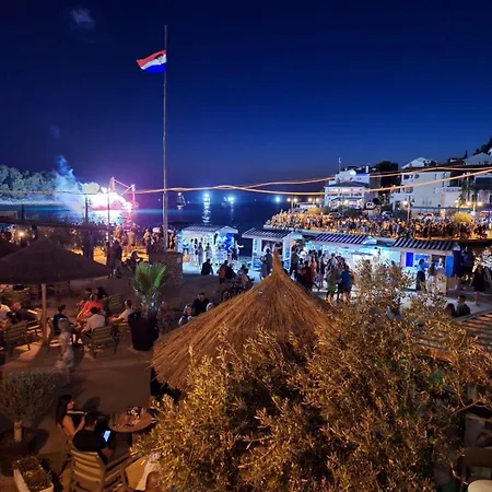 Logorun Stone House 10 M From The Sea Appartement Tribalj