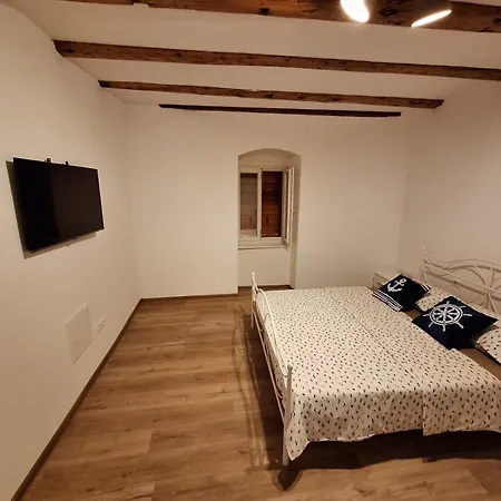 Logorun Stone House 10 M From The Sea