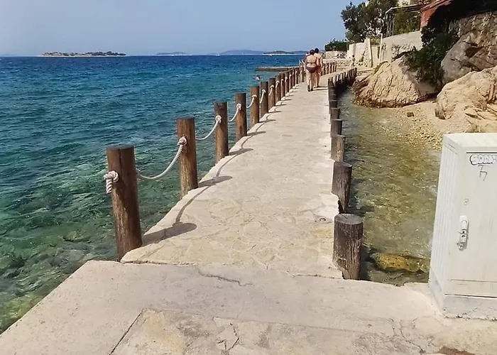 Logorun Stone House 10 M From The Sea Appartement Tribalj