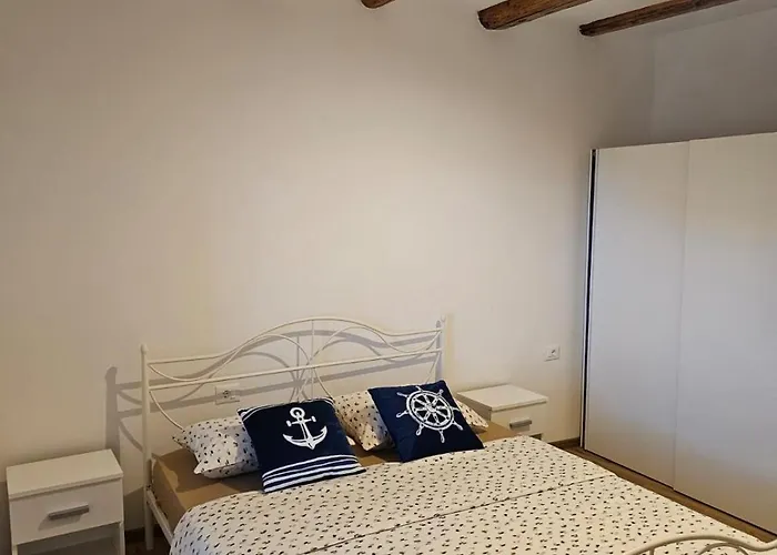 Logorun Stone House 10 M From The Sea Appartement *