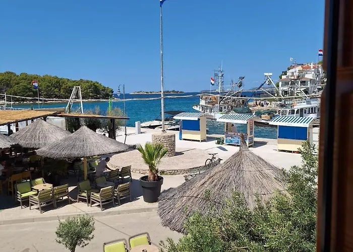 Logorun Stone House 10 M From The Sea Appartement