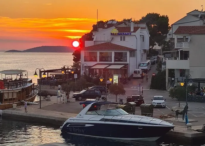 Appartement Logorun Stone House 10 M From The Sea