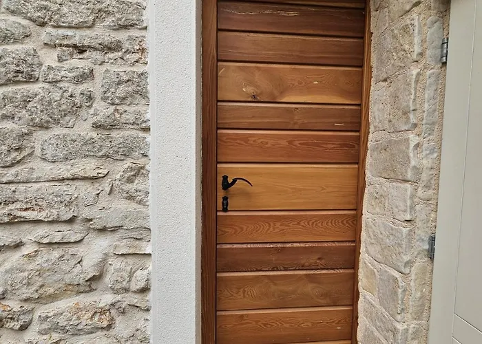 Logorun Stone House 10 M From The Sea Tribalj