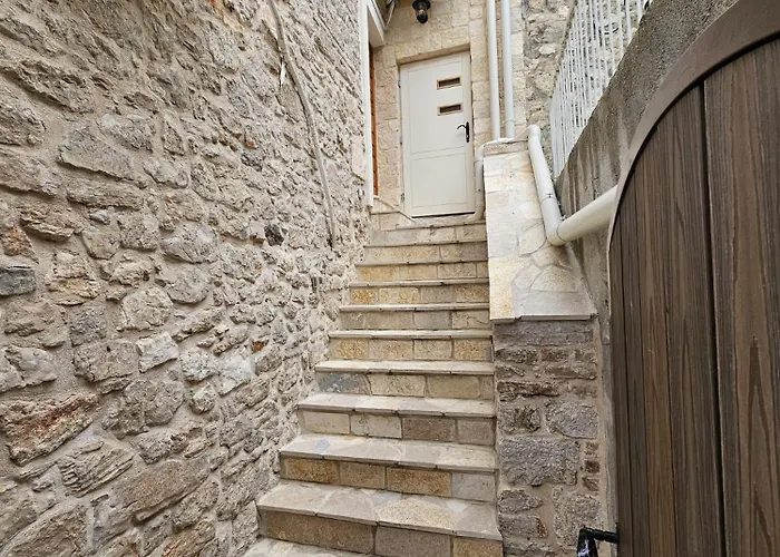 Appartement Logorun Stone House 10 M From The Sea Tribalj